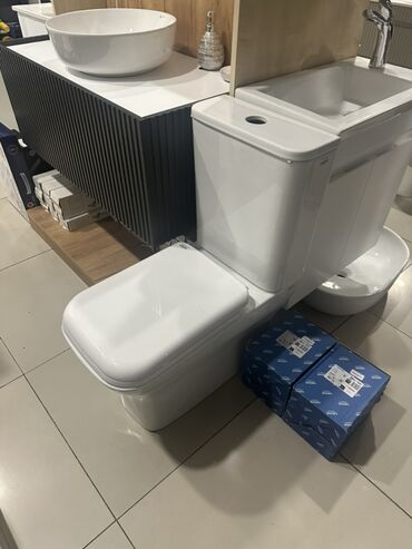 Moydadırlar: Ağ rəngli keramika Çanaq və iki geniş siyirməli ağ qapalı şkafı olan — 12