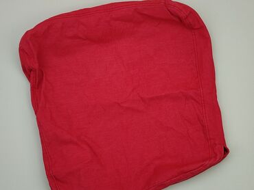 Постільна білизна та приладдя: Наволочка, 57 x 55, колір - Червоний, стан - Хороший