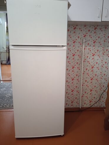 холодильная: Холодильник Artel, Б/у, Двухкамерный