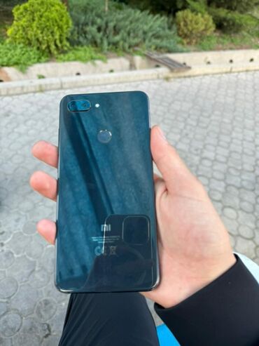 ми рад 5: Xiaomi, Mi 8 Lite, Б/у, 64 ГБ, цвет - Черный, 2 SIM, eSIM