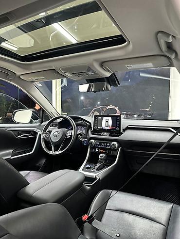 4 vd: Toyota RAV4: 2021 г., Гибрид, Кроссовер — 4