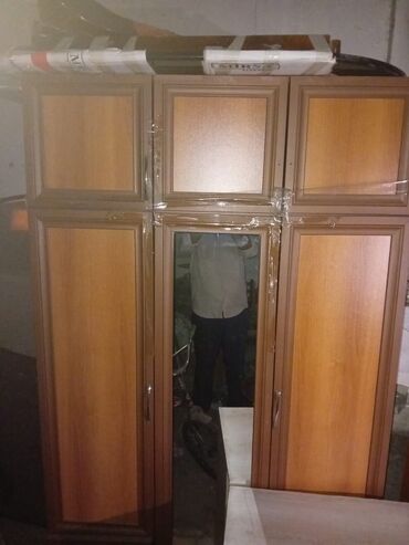 Dolablar: İşlənmiş, Açılan, 3 qapılı Düz dolab, Qarderob, paltar dolabı, Azərbaycan