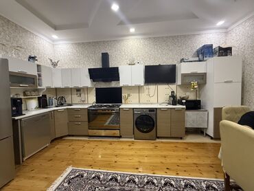 Asılqanlar: Mətbəx mebeli və texnika dəsti - Künc yerləşimli modul mətbəx mebeli