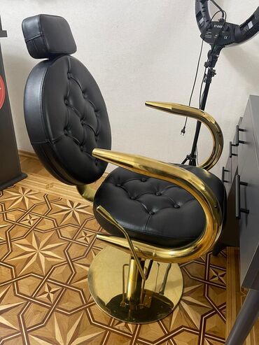 Digər biznes avadanlığı: Salon kreslosu heç İşlənməyib yenidir, xhrom və dəridən hazırlanıb