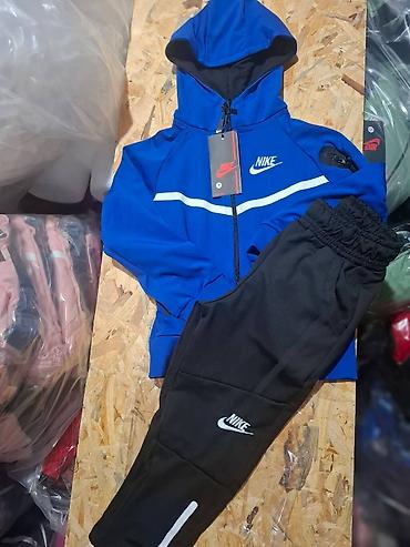 Komplet trenerke: Deciji komoleti 14 
Cena 3000 din — 9