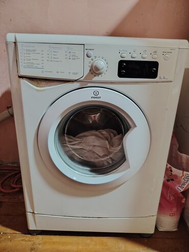 Стиральные машины: Стиральная машина Indesit, 5 кг, Б/у, Есть сушка, Нет кредита, Самовывоз