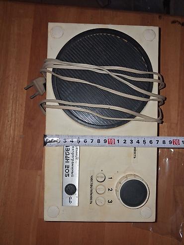 komidin: Radiopriemnik satılır, sovet dövrunundi. Kafelər ucun dekor komi — 1
