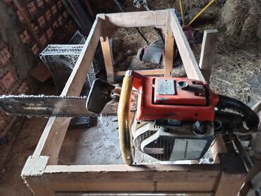 iznajmljivanje tobogana za dječje rođendane: Motorna testera Stihl 051 AV electronic, pogodna za seču drva i druge