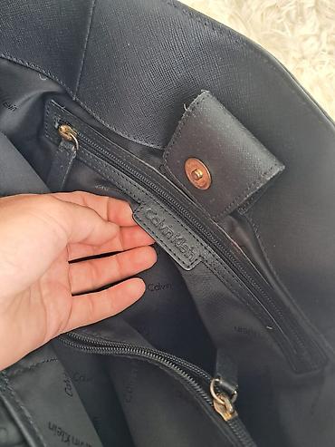xl kofer: Calvin klein original torba u dobrom stanju, sitni tragovi korišćenja — 4