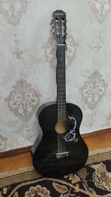 gitara qara: Klassik gitara, Yeni, Pulsuz çatdırılma, Ödənişli çatdırılma, Rayonlara çatdırılma