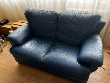 kaput topao i: Three-seat sofas, Leather, color - Blue, Used