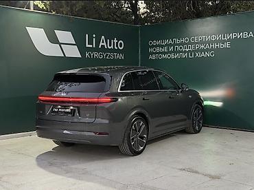 hongqi ehs9: Lixiang L7: 2025 г., 1.5 л, Вариатор, Гибрид, Кроссовер — 1