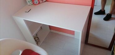 Stolovi: Radni Sto 24 📦 Cena: 8850din 🛠️ Materijal: Univer debljine 18mm u — 6