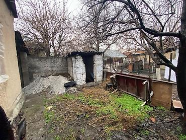 Продажа коттеджей и домов: 🏡 **Срочно продаётся дом!** 📍 г. Бишкек, ул. Тоголок Молдо (район — 12