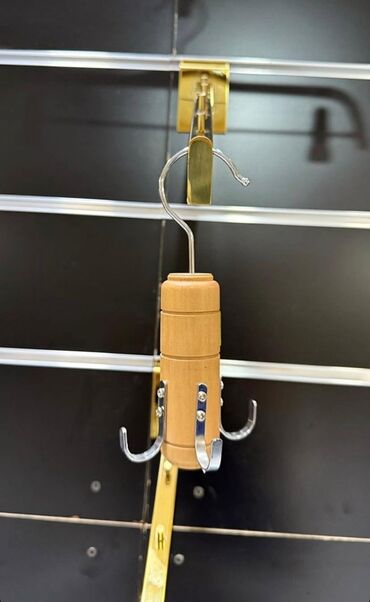 Mağaza asılqanları: Məhsul: Asılqan və aksesuar asqı dəsti Təsvir: - Fərqli modellərdə — 2