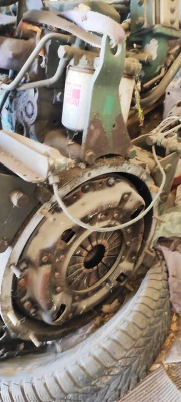 Двигатели, моторы и ГБЦ: Двигатель с коробкой передач для грузовой/спецтехники. Комплект: - — 3