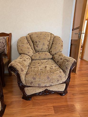 Divan və kreslo dəstləri: İşlənmiş, Klassik divan, 2 kreslo, Bazasız, Açılan — 3