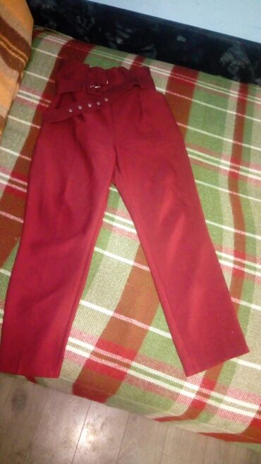 pantalone i patike: S (EU 36), Visok struk, Ravne nogavice