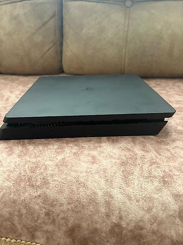 baku electronics playstation 4: Ps 4 satilir ideal veziyyetde hech bir problemi yoxdur 1 TB yaddaş — 3