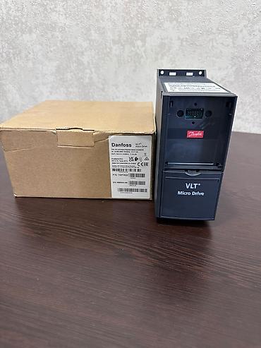 electron saat: Danfoss VLT Micro Drive tezlik çeviricisi/invertor+ LCP paneli — 2