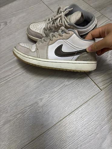 найк мумия: Кроссовки низкие с логотипом Nike - Модель: низкий силуэт в стиле — 2
