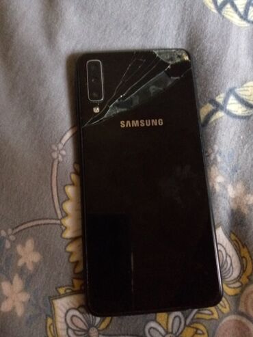 телефон fly nimbus 1: Samsung A7, 64 ГБ, цвет - Черный, Битый
