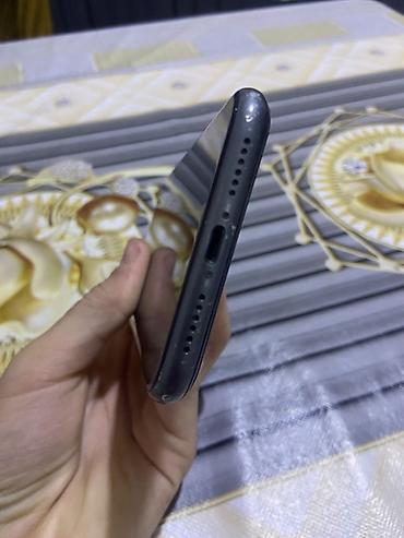 Apple iPhone: IPhone 11, Qara, Face ID — 7