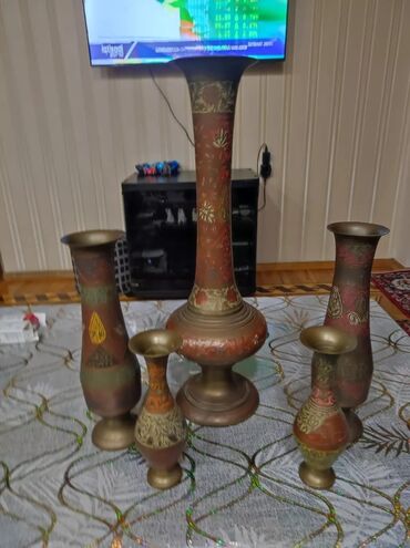 Vazalar: Vaza dəsti, Mis — 1