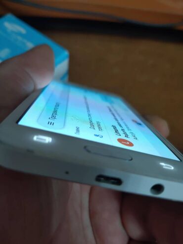 Samsung: Samsung Galaxy A3, bоја - Bela — 4