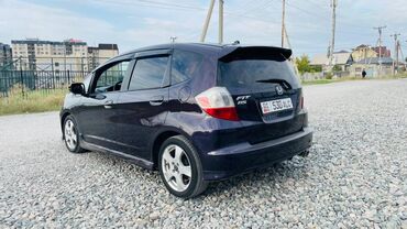 Honda: Honda Fit: 2013 г., 1.5 л, Автомат, Бензин, Седан