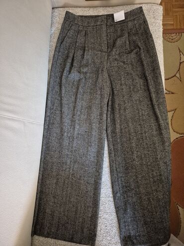 Pantalone: 2XL (EU 44), Normalan struk, Drugi kroj pantalona na lalafo.rs Pantalone: 2XL (EU 44), Normalan struk, Drugi kroj pantalona