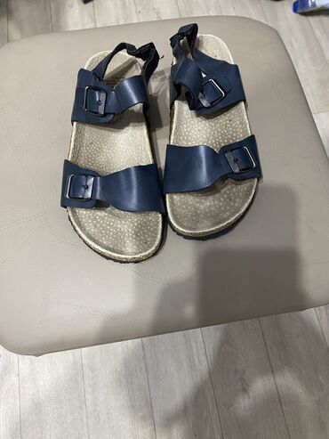 туфли мальчиковые: Продаю детские мальчиковые сандалии 34 размер. Состояние отличное