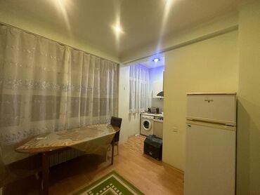 Uzunmüddətli kirayə mənzillər: Kirayə 2 otaq . Zərifə göz klinikası ilə üz üzə yeni tikili bina 18 — 9