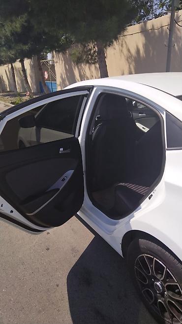 hunday accent 2012: Hyundai Accent: 1.6 l | 2014 il Sedan — 10