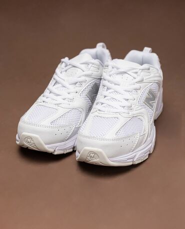 Кроссовки и спортивная обувь: New Balance — американский бренд, известный своими кроссовками