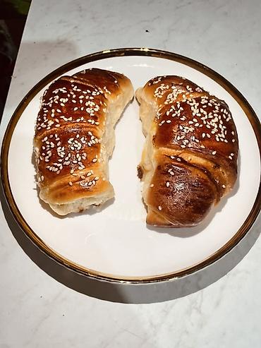 цены на продукты в бишкеке на сегодня: Домашние булочки: - Мягкое дрожжевое тесто, пышная структура, румяная — 3