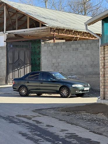 сиз 82 1: Opel Vectra: 1998 г., 1.8 л, Кол менен иштөөчү, Бензин, Седан — 6