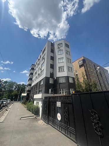 Долгосрочная аренда квартир: В аренду сдается просторная 3х комнатная квартира в центре города + — 24