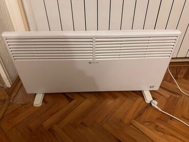 kupujem prodajem stakleni sto: Na prodaju NIST PANELNI RADIJATOR PH 2500W, jako malo korišćen