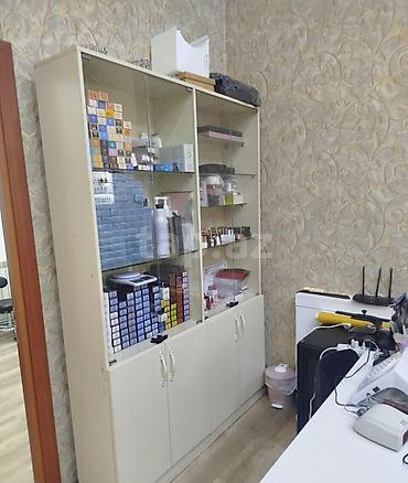 Оборудование для магазинов: Salon üçün şkaf-vitrin — 1