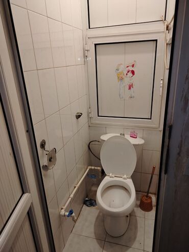 Uzunmüddətli kirayə mənzillər: Memar ecemi metrosuna yaxin 5/5 mertebesi de 2 otaqli ev 400 — 11