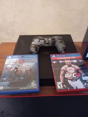 мониторы в рассрочку: Ps 4 pro 800гб в комплекте чехол для геймпада и две игры god of wars и