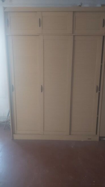 Divan və masa dəstləri: Kupe, 3 qapılı Düz dolab, Şifonyer