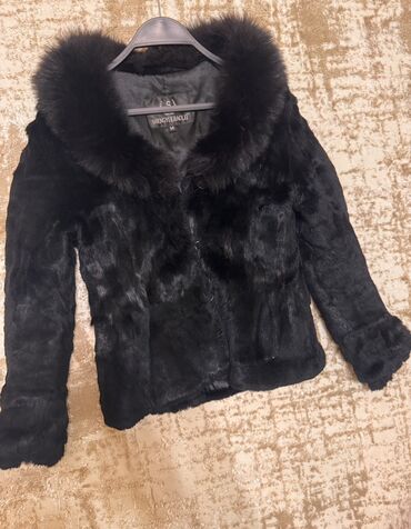 Dəstlər, kostyumlar: Qadın geyim dəsti - Qara qısa qol don: sadə, bədənə oturan siluet — 2