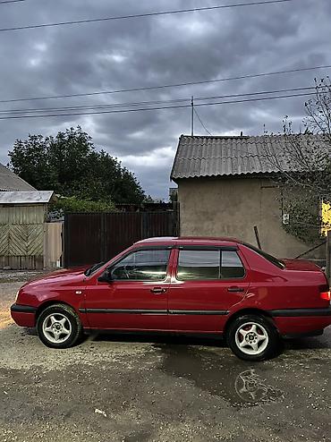a8 d2: Volkswagen Vento: 1994 г., 1.8 л, Механика, Бензин, Седан — 2