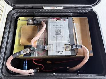 Күн батареялары: Портативная аккумулятор 12v 210A в ударопрочном кейсе - Корпус — 4
