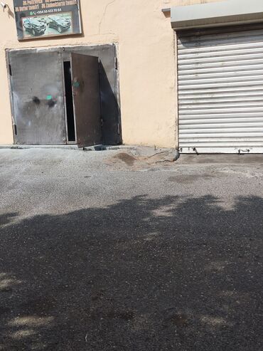 Avtoservis, nəqliyyatın təmiri: Rəngsaza ehtiyac var rəngsaz isinen anlayışı olan köməkçide olsa