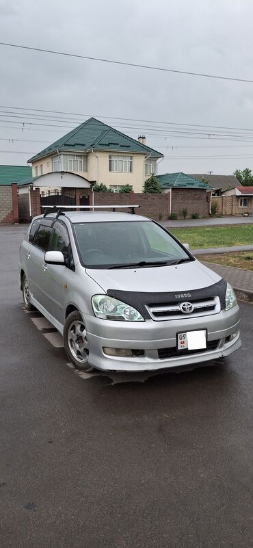 Toyota: Toyota Ipsum: 2002 г., 2.4 л, Автомат, Газ, Минивэн