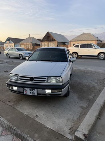 Volkswagen: Volkswagen Vento: 1995 г., 1.6 л, Механика, Бензин, Седан — 12