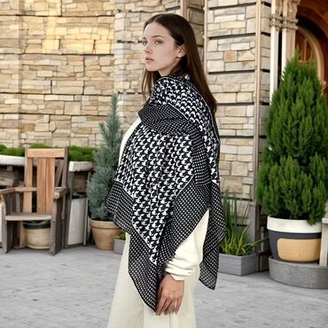 Šalovi: Ženski šal Dimenzije 178x73cm Cena 1600din Poručuje se,isporuka za — 13